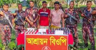 কুষ্টিয়ায় ১০ কোটি টাকার আগ্নেয়াস্ত্র ও চোরাই পণ্য জব্দ
